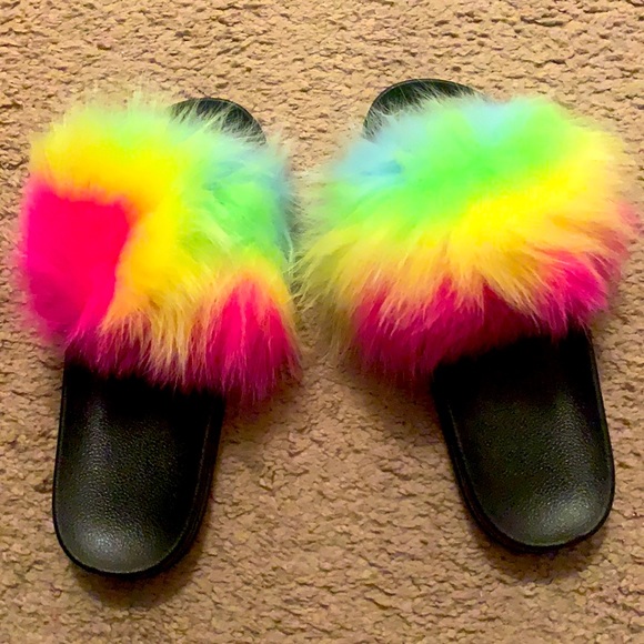 Woman’s Extra Fur Rainbow Slides - Picture 2 of 2